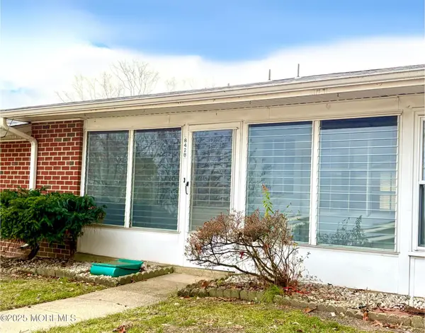 842B Inverness Court, Lakewood, NJ 08701