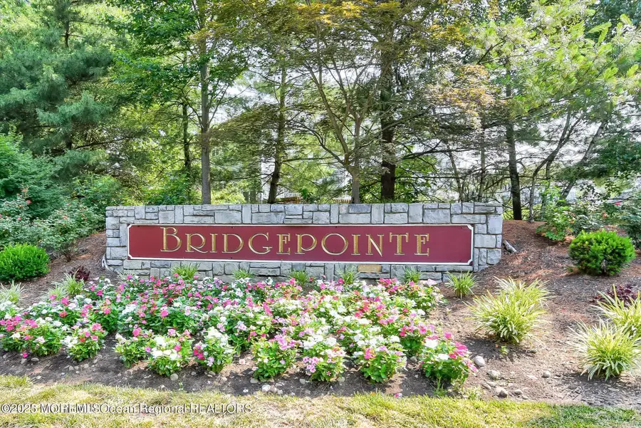 18 Bridgepointe Drive #207, South Amboy, NJ 08879 - Image #3