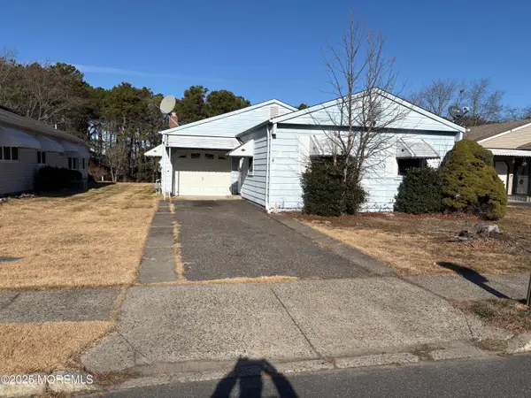 55 Selkirk Avenue, Toms River, NJ 08757