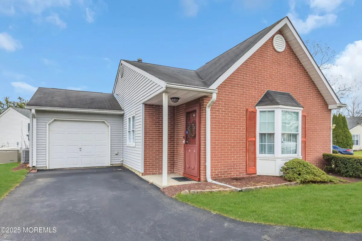 7 Gatley Close, Freehold, NJ 07728 - Image #1