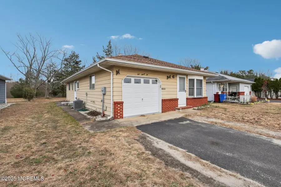 192 Charlotteville Drive, Toms River, NJ 08757 - Image #3