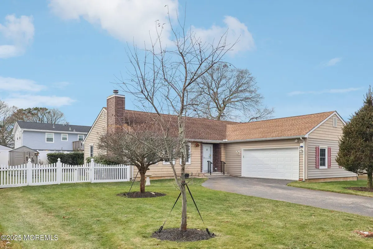 409 Sinclair Avenue, Lanoka Harbor, NJ 08734 - Image #1