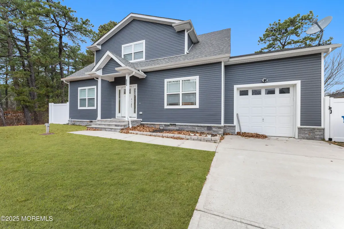 633 Amsterdam Avenue, Toms River, NJ 08757 - Image #1