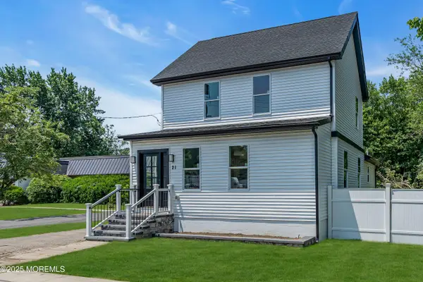 7 Tiger Lilly Court, Sayreville, NJ 08872