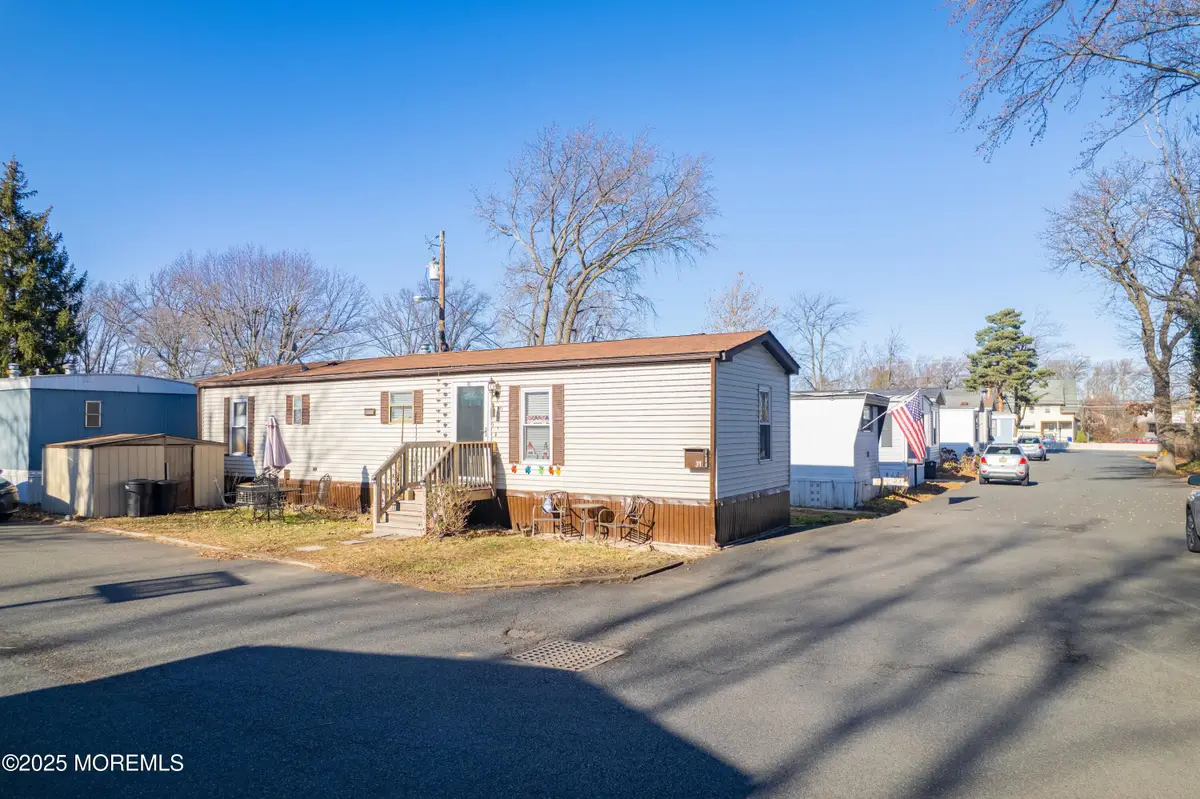 31 Sams Trailer Ct Court, Hazlet, NJ 07730 - Image #1