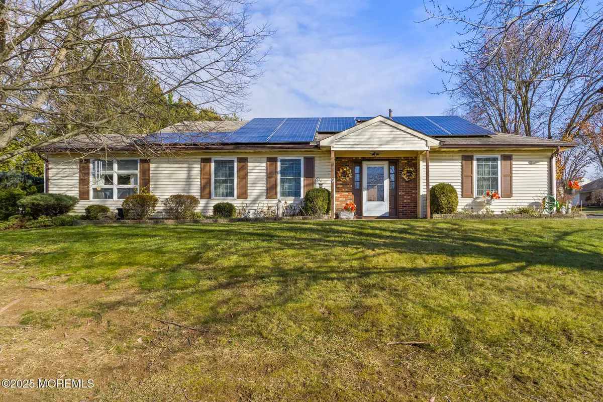 102 Carriage Hill Court, Columbus, NJ 08022 - #1