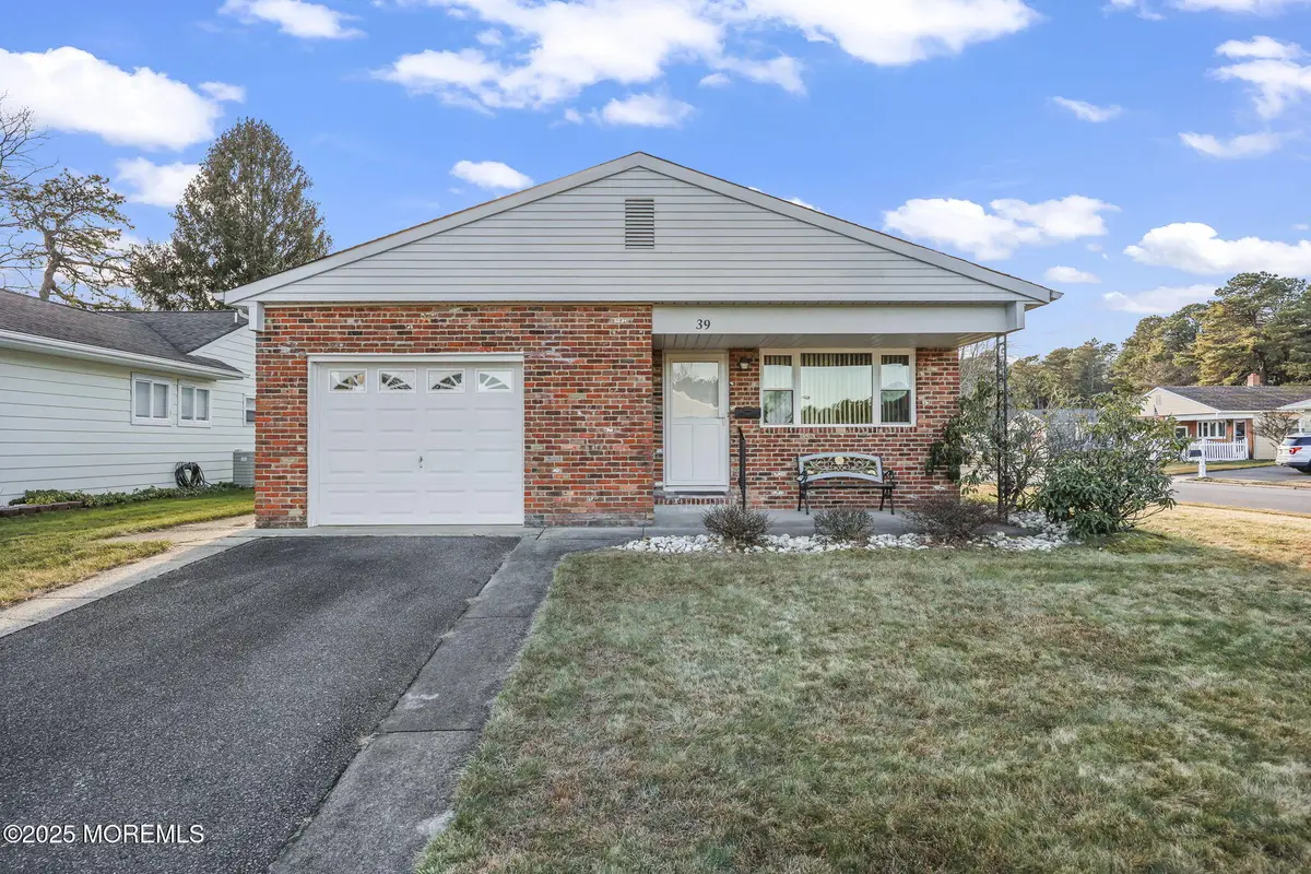 39 Fontana Street, Toms River, NJ 08757 - Image #1