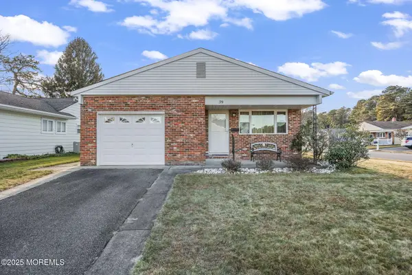 39 Fontana Street, Toms River, NJ 08757