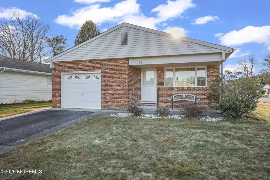 39 Fontana Street, Toms River, NJ 08757 - Image #3