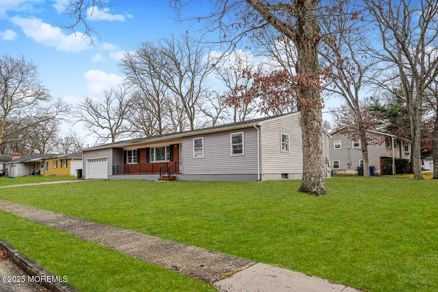 606 Alma Place, Oakhurst, NJ 07755 - Image #2