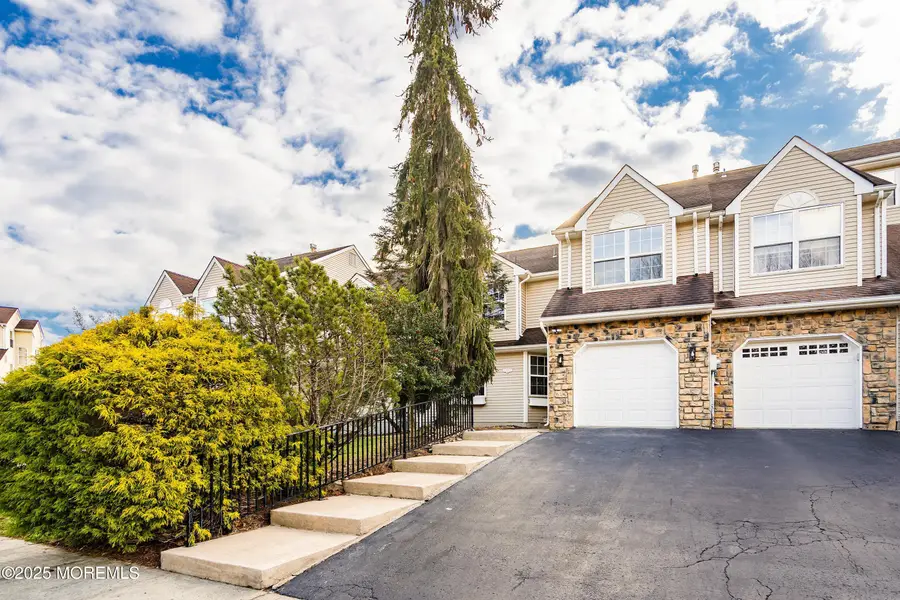 28 Tulip Court, Howell, NJ 07731 - Image #2