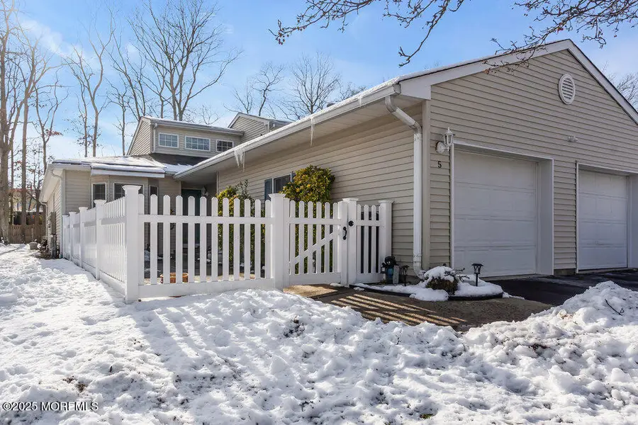 5 Cherrywood Circle #105, Brick, NJ 08724 - Image #2