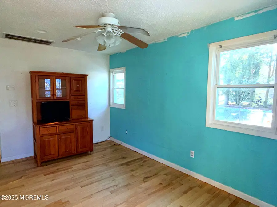 517 Jackson Avenue, Brick, NJ 08723 - Image #3