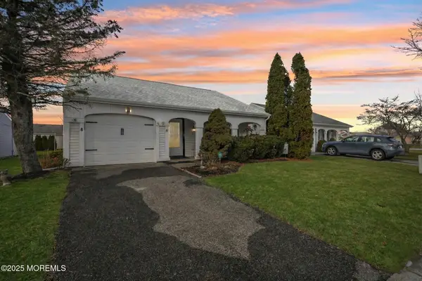 4 Harrogate Lane, Manchester, NJ 08759