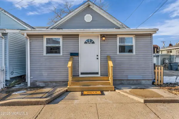 25 Twilight Avenue, Keansburg, NJ 07734