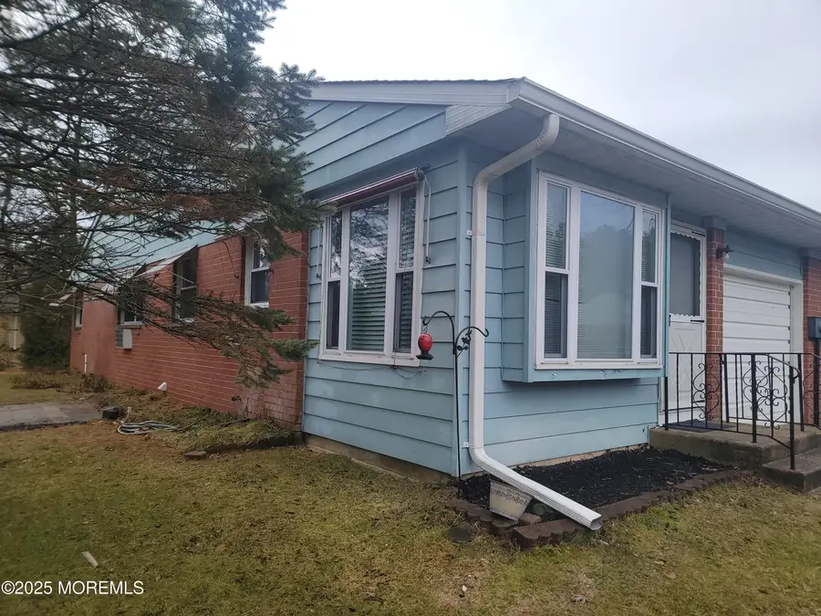 28 A Yorktowne Parkway, Whiting, NJ 08759 - #3