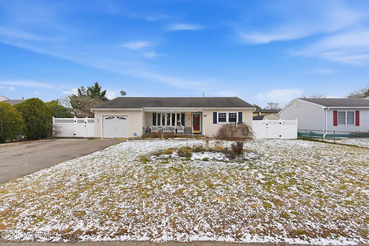 123 Oakwood Place, Forked River, NJ 08731 - Image #1