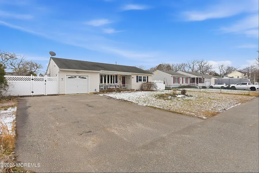 123 Oakwood Place, Forked River, NJ 08731 - Image #2