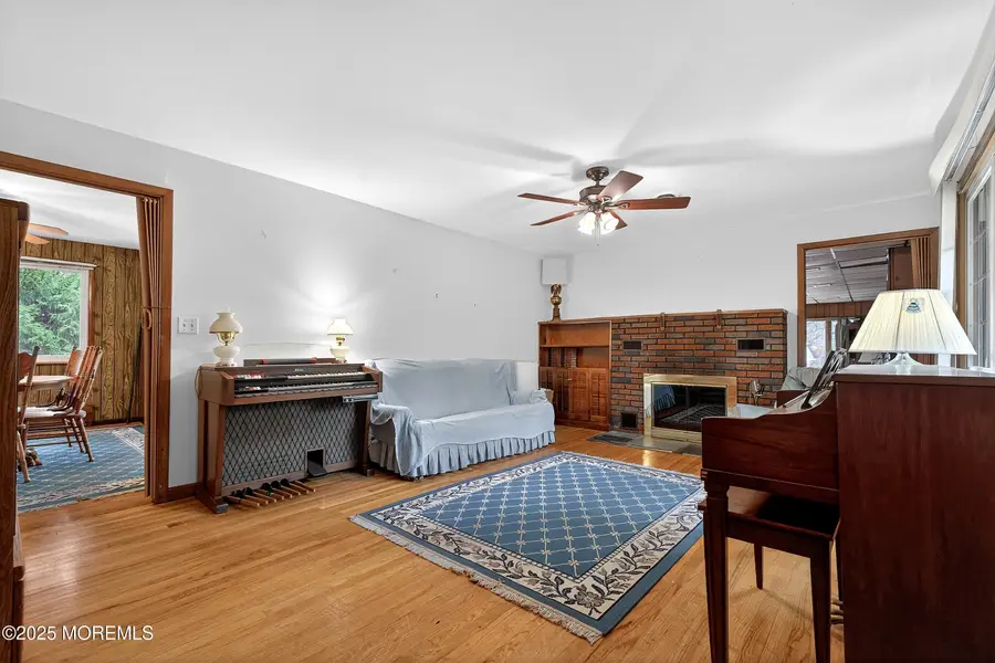 21 Pine Street, Old Bridge, NJ 08857 - Image #3