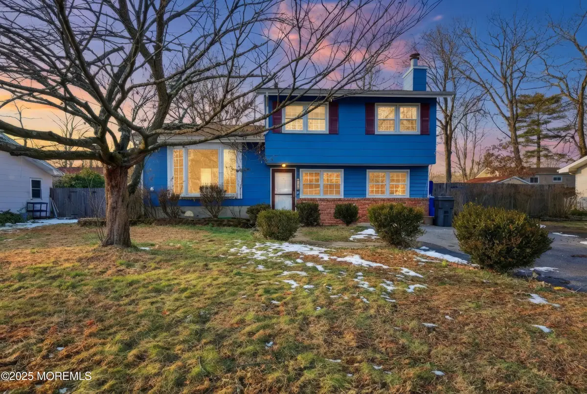 19 Oak Ridge Parkway, Toms River, NJ 08755 - Image #1