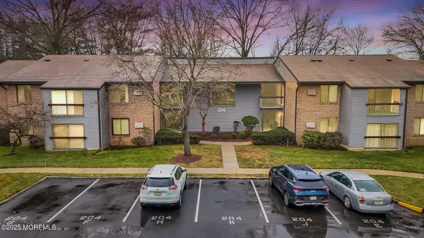 204 Covered Bridge Boulevard #K, Manalapan, NJ 07726