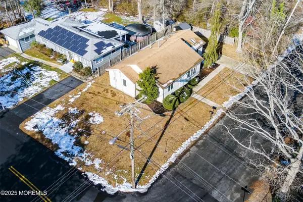 76 Poplar Street, Waretown, NJ 08758