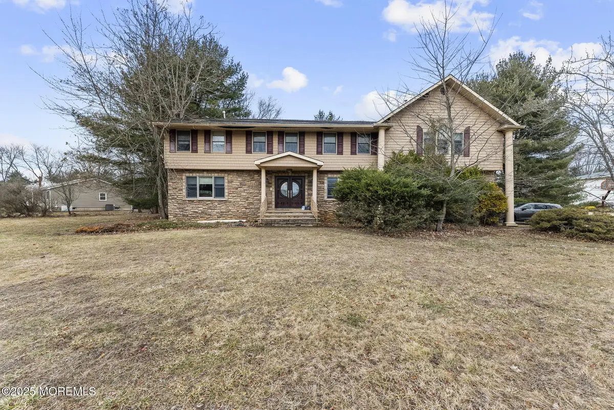 11 Liberty Road, Marlboro, NJ 07746 - Image #1