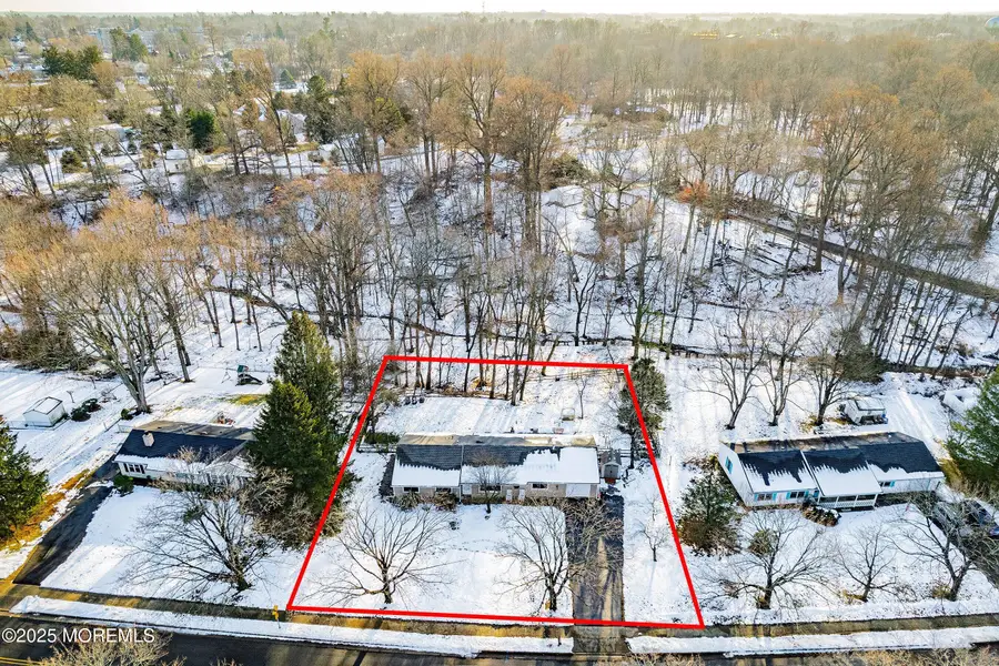 160 Glendale Drive, Freehold, NJ 07728 - Image #2