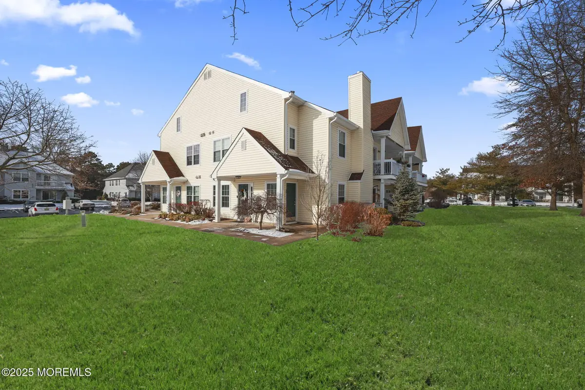 39 Des Moines Court, Tinton Falls, NJ 07712 - Image #1