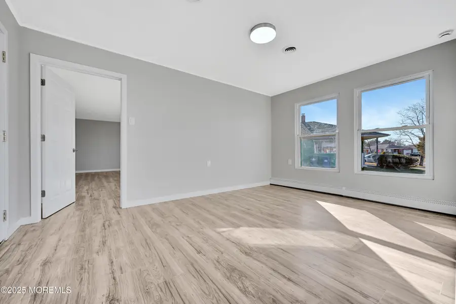 8 Newcastle Court, Toms River, NJ 08757 - Image #3