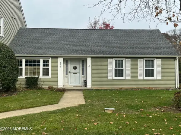 25E Rossmoor Drive, Monroe, NJ 08831