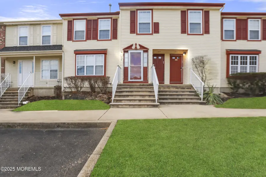 129 Liverpool Court, Lakewood, NJ 08701 - Image #2