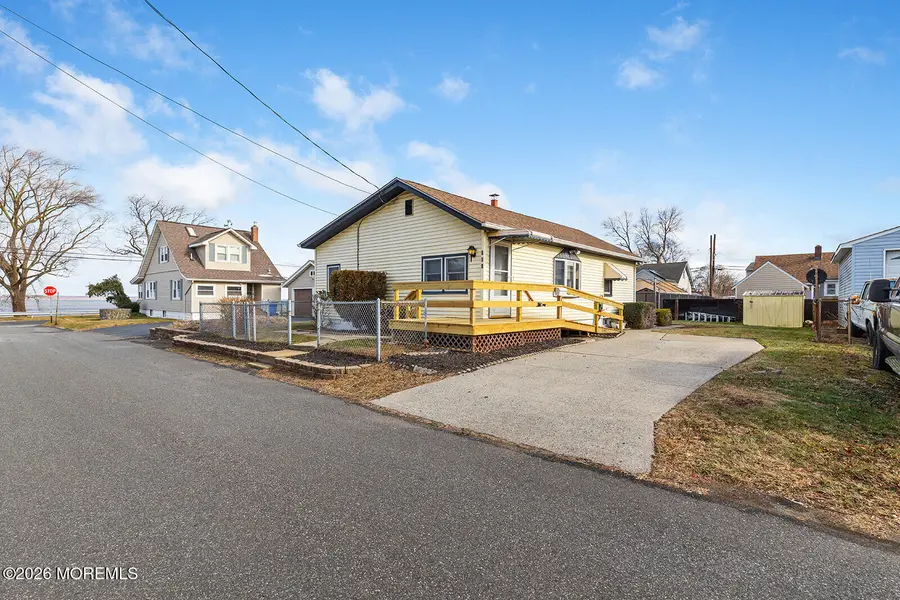 104 Roosevelt Avenue, Laurence Harbor, NJ 08879 - Image #3