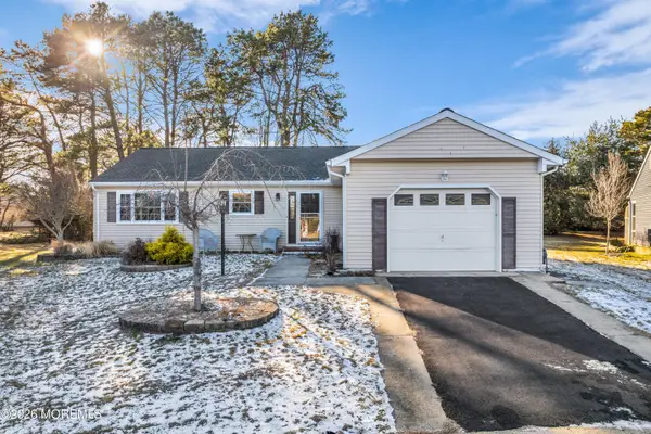 38 Kinkora Court, Toms River, NJ 08757