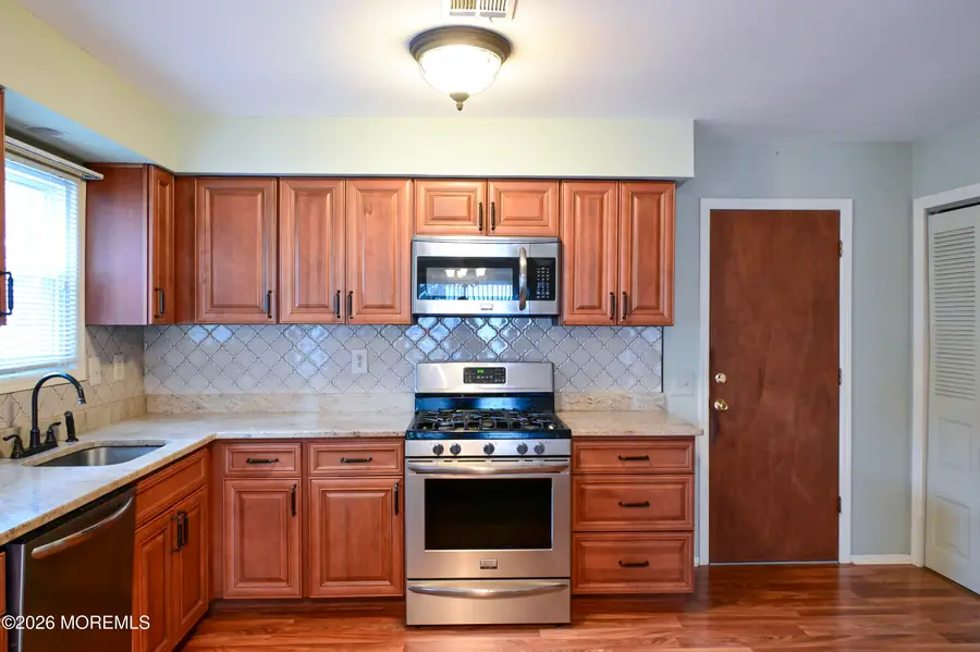 15 Chateux Lane, Toms River, NJ 08757 - Image #2