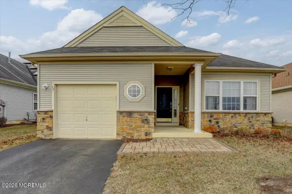 22 Halsted Drive, Manchester, NJ 08759