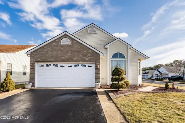 28 Cohansey Drive, Toms River, NJ 08757