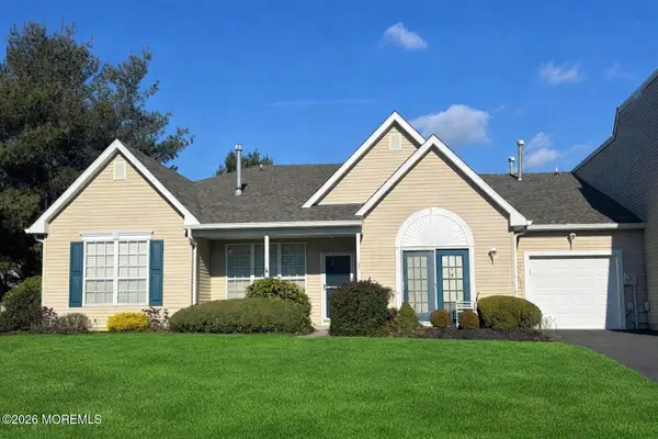 22 Foxwood Road, Lakewood, NJ 08701