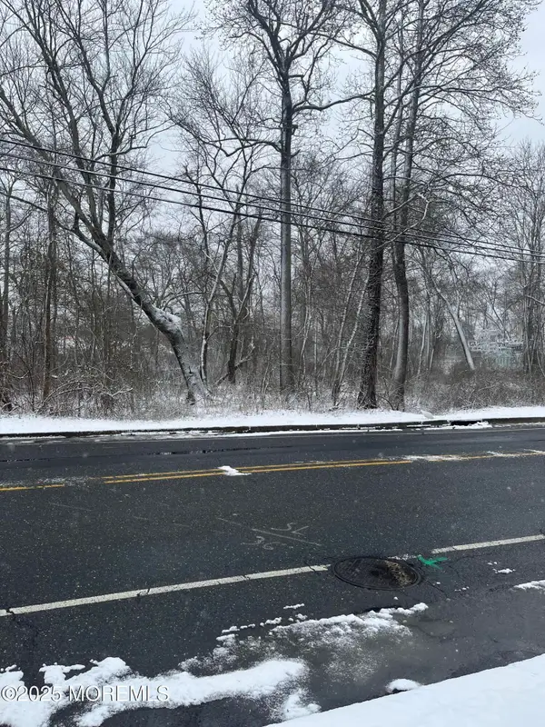 1114 Pinebrook Road, Tinton Falls, NJ 07712