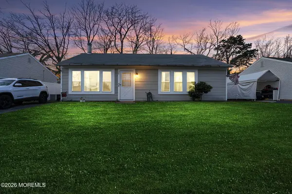 24 Anchor Road, Barnegat, NJ 08005