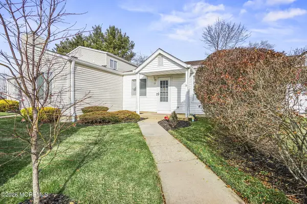 15 Greenwood Drive, Freehold, NJ 07728