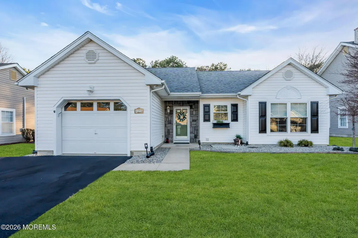 27 Molly Lane, Brick, NJ 08723 - Image #1