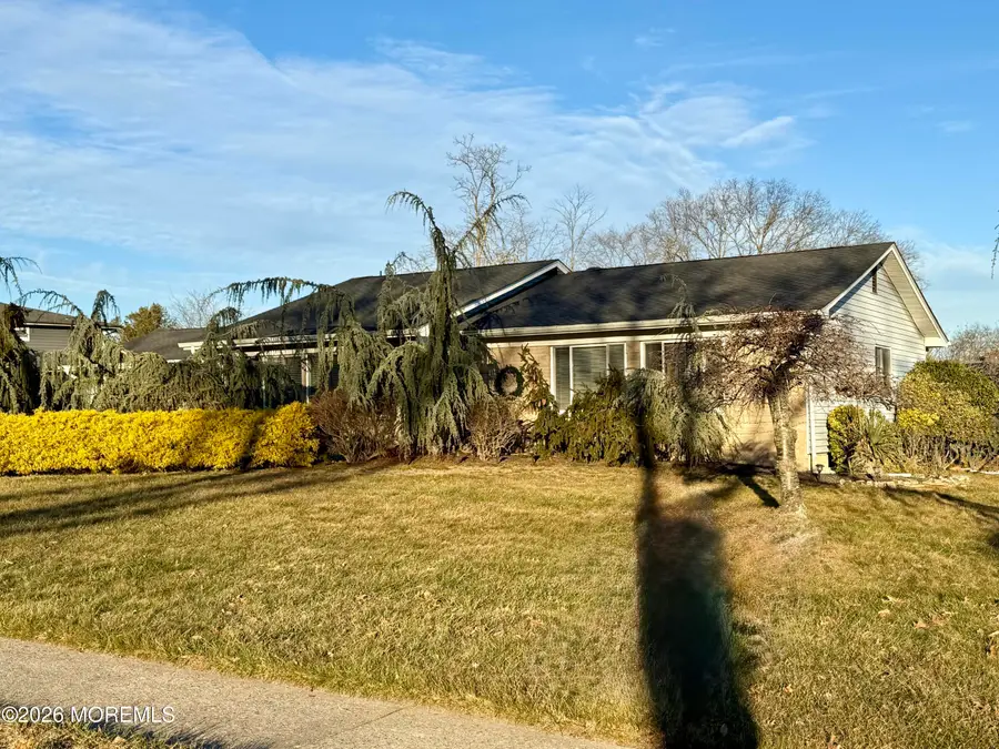 2 Apache Drive, Toms River, NJ 08753 - Image #2