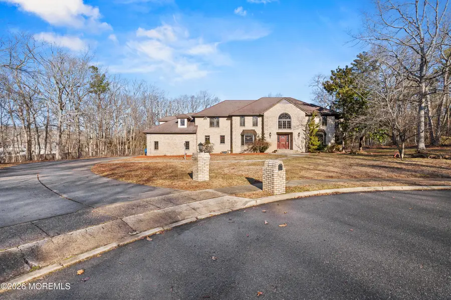 305 Woodview Court, Toms River, NJ 08755 - Image #2