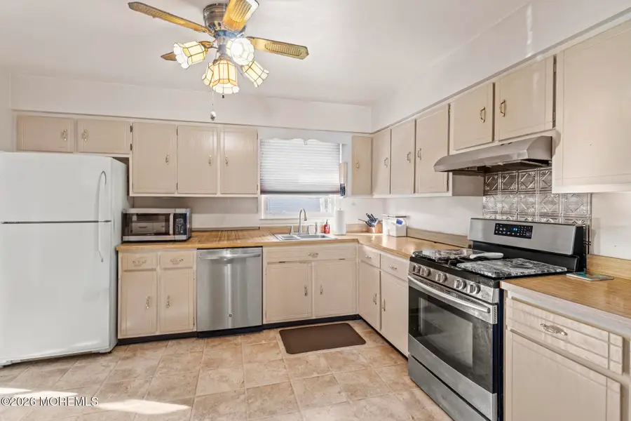 970 Princewood Avenue, Lakewood, NJ 08701 - Image #3