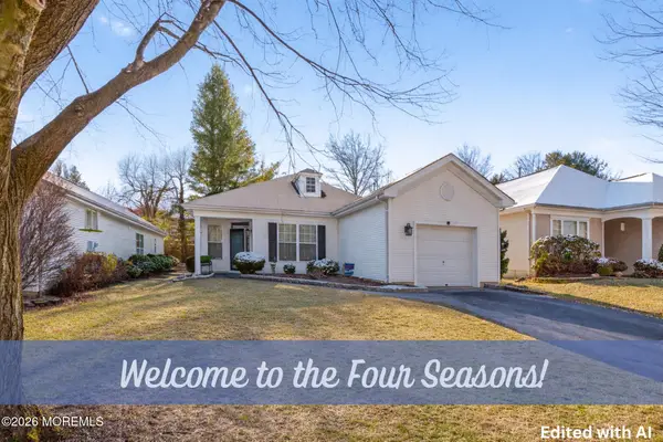 16 Spring Meadow Drive, Lakewood, NJ 08701