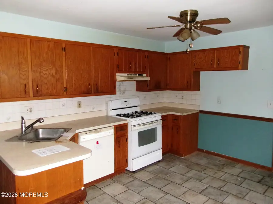 1125 Seaman Avenue, Beachwood, NJ 08722 - Image #3