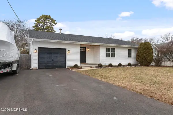 242 Outboard Avenue, Manahawkin, NJ 08050