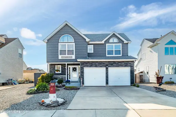 22 Toppinglift Drive, Bayville, NJ 08721