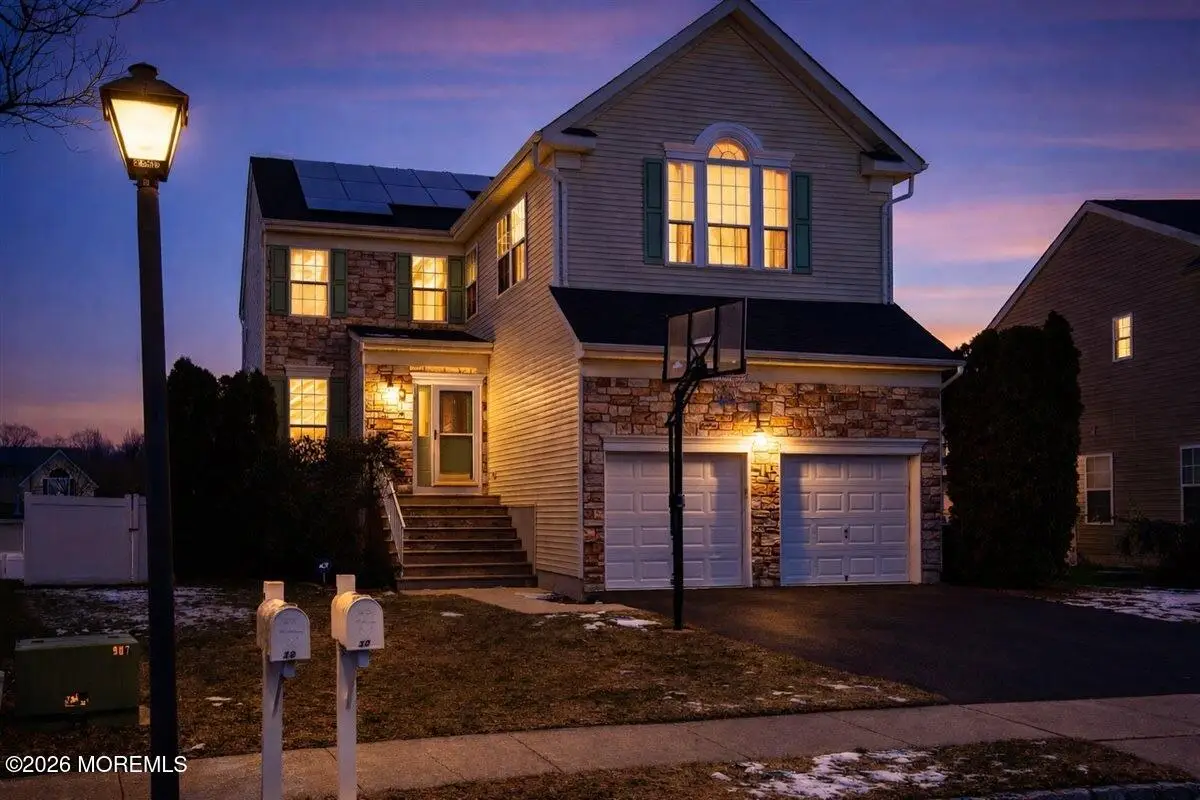 10 Hemingway Lane, Columbus, NJ 08022 - Image #1